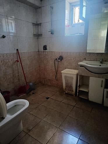 otelde: 4 otaq 6/2 hər şəraiti var metro gənclik irşad otelin yanı qiymət 700 — 3