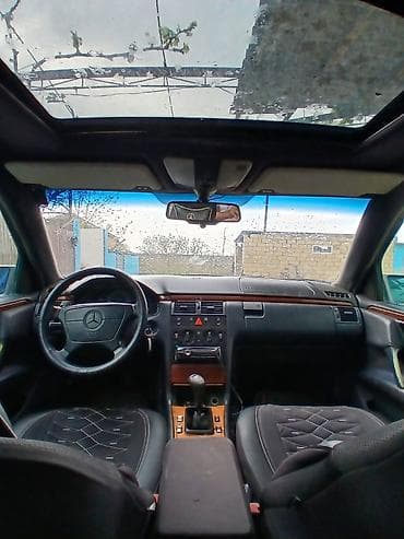 bmw f10 stop: Mercedes-Benz E‑Class W210 sedan - Kuzov: boz rəng, 4 qapılı sedan - — 1