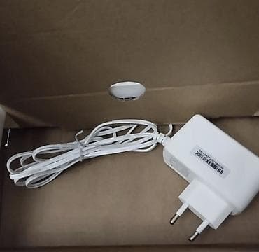 Monitorlar: Nokia Wi‑Fi router Xüsusiyyətlər: - İkili antena ilə geniş əhatə — 2