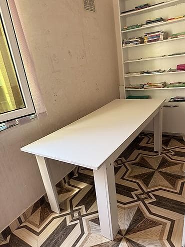 Ağ rəngli iş/oxu masası 8neferlik - Minimalist dizayn, düz düzbucaqlı
