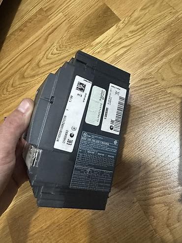 avtomat: Schneider avtomat 160 amper,2 ədəd var,panodan sökülüb,istifadə — 3