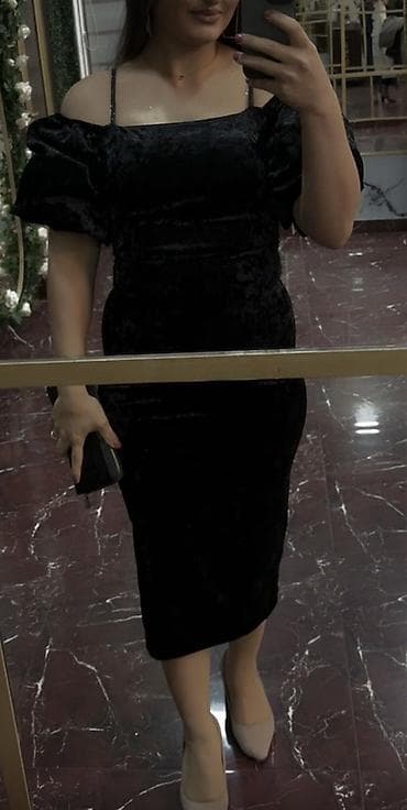 Alınandan 2 dəfə geyinilib təmiz saxlanılıb alış qiyməti 200 azn