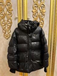 qadin ucun is elanlari: Qara qadin ucun kurtka, razmer M-L, ciriği yoxdur — 1