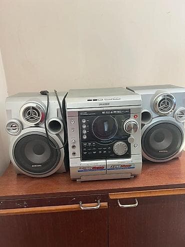 mini pc: Samsung mini hi-fi audio sistemi – iki akustik kolon və mərkəzi — 1