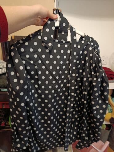 Qadın köynəyi – xallı naxışlı - Rəng: qara fonda ağ xallar (polka