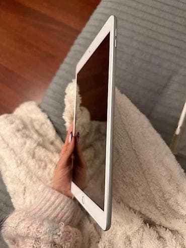 ipad mini 5 kredit: Apple iPad 7 (10.2, 2019) 32GB satılır. Cihaz xanım tərəfindən — 3