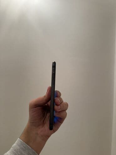 Powerbanklar: IPhone 11, 128 GB, Jet Black — 4