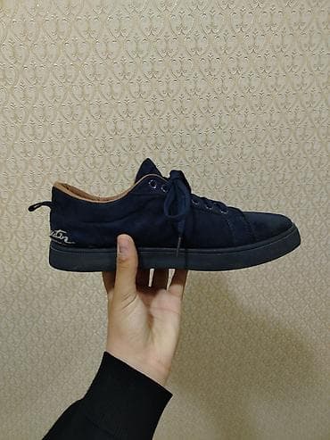 Kişi krossovkası – tünd lacivərt rəng - Material: zərif süet (üst