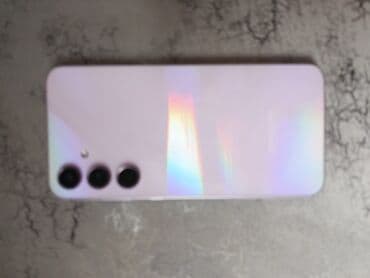 Fly: Lavanda rəngli smartfon - Şık, parlaq arxa panel – işıqda rəng efekti — 1