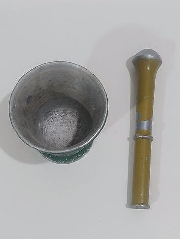 diffenbaxiya bitkisi: Alüminium dibək və həvəng dəsti - Material: qalın divarlı alüminium — 2