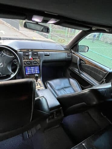 Daewoo: Mercedes-Benz 320: 3.2 l | 2001 il — 8