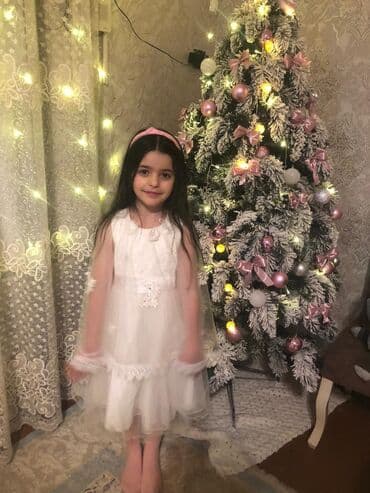 Oyuncaqlar: Yolka təzədi əla vəziyəttə Rusyadan alinib köçürəm Rusyaya ona görə — 1