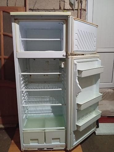 Soyuducu – Defrost sistemi ilə - Üst qapıda dondurucu bölmə, altında