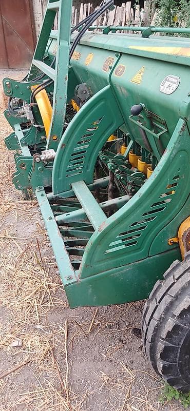 diskiler: Ustmak UM4M-4 taxıl səpən (daneli səpin aqreqatı) Xüsusiyyətlər: - — 4