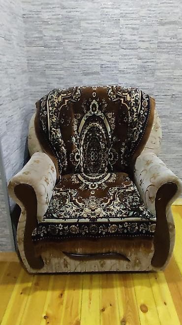 sultan tekstil: Retro qonaq otağı mebel dəsti Tərkibi: - 3 hissəli şkaf-vitrin — 4