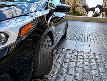 audi a7: Kia Forte: 2 l | 2017 il Sedan — 4