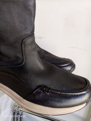 Qış çəkmələri - Rəng: qara (altlıq bej rəngli) - Material: yumşaq üst lalafo.az -da Qış çəkmələri - Rəng: qara (altlıq bej rəngli) - Material: yumşaq üst