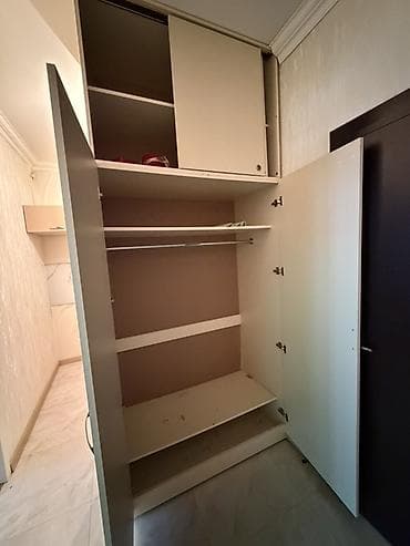 ayaqüstü asılqan: Dəhliz dolabı və mətbəx mebeli dəsti Dəhliz üçün qarderob: - Rəng — 2