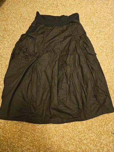 Qadın ətəyi – qara rəng - Ölçü: 42 (etiketdə göstərilib) - Model