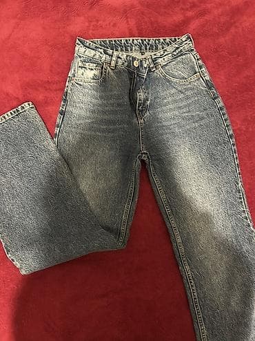 cinsler: Yüksək belli, asimmetrik kəsimli qadın cins şalvarı. Şalvar açıq mavi — 3