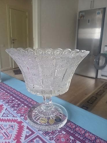 Tom Bohemia kəsmə kristal ayaqlı meyvə/gül qabı - Material: 24%