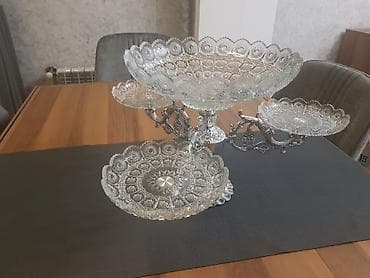 antrium gulu: Meyvə və çərəz qabı. 3-lü. Orta meyvə üçün böyük vaza, 3 əd kənarında — 4