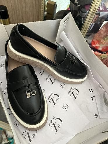 50 azn alinib xaricden,kicik oldugu ucun yari qiymete satilir.Qadin