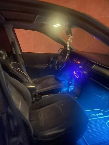 lada vaz 2107: Opel Vectra: 2.5 l | 1996 il Sedan — 4