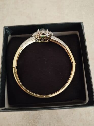 Ev saatları: Qolbaq. Italyan, qizil suyunnan fabrik istehsali
Sumqayit — 7