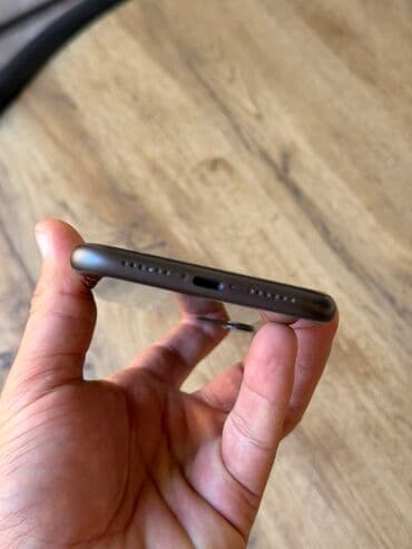 ayfon 11 dubay: IPhone 11, Qara, Face ID — 5