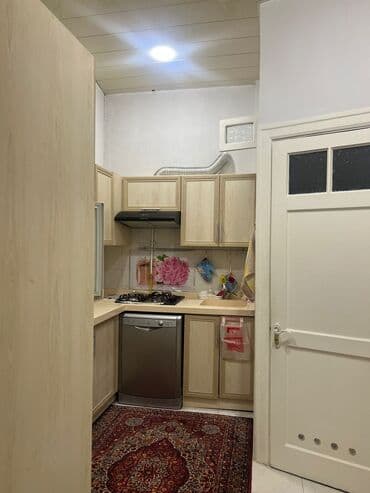 Kirayə mənzillər: Сдается квартира в районе Азнефть,напротив 6 школы. 3 /4 этаж3 — 9