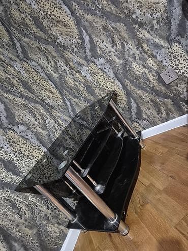 Künc Tv altlığı, Polkalı, Şüşəli