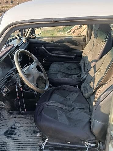 LADA 2107 sedan – ağ rəngli, 4 qapı, arxaötürücülü klassik model — 2