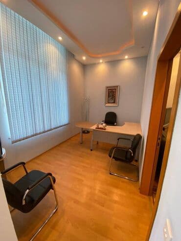 obyek: Əhmədlidə ukraina meydanı tərəfdə yerləşən ümumi sahəsi 130 kv,m olan — 10