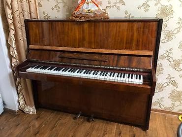 Upright pianino – klassik taxta korpus, parlaq tünd qəhvəyi cilalı — 2