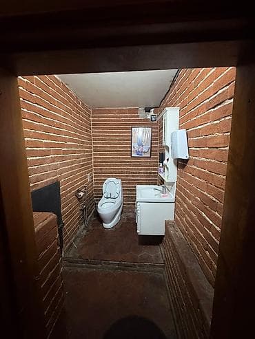 bars: Beer Room – Pub & Lunch - Yeraltı konseptli, kərpic divarlı — 10