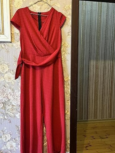 dəst qadın geyimləri: Qadın geyim dəsti – 4 məhsul 1) Qırmızı kombinezon - Qısaqollu — 1