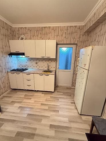 şəkidə kirayə: Xirdalan aaaf park 19 cu kuce orta mertebe 1 otaqli esyali menzil uzun — 5