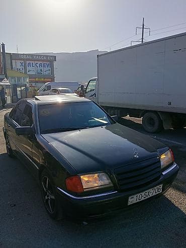 mercedes benz w204: Mercedes-Benz C-Sinif sedan - Kuzov: qara rəng, 4 qapı, sedan - — 4