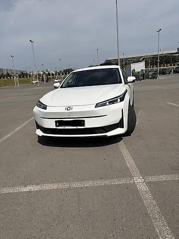 3 23 most: Changan Qiyuan A05: 1.5 l | 2024 il 72000 km — 1