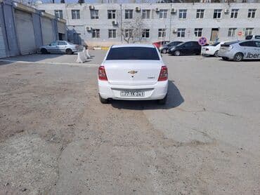 шевроле круз: Chevrolet Cobalt sedan – ağ rəng, kompakt və qənaətcil şəhər — 3