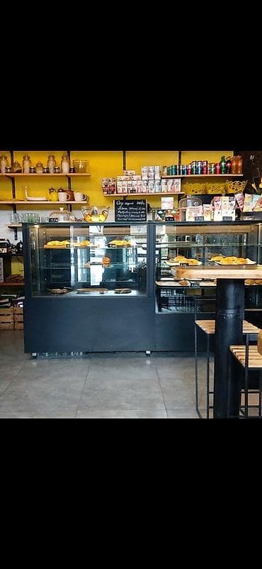 Biznes üçün avadanlıq: 1800₼ şirniyyat vitrin soyuducusu satılır bir terefi quru, diger — 1