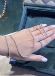 Qızıl komplekt 
15,66 qram 
85 əyar
1 dəfə taxılıb