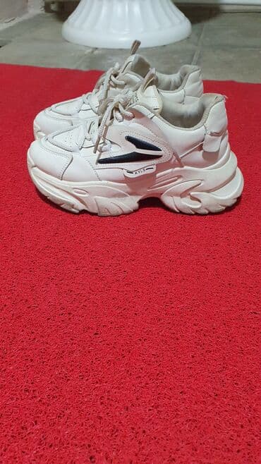 Women's Sneakers and athletic shoes: Размер: 39, Б/у — 1