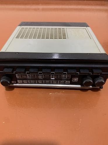 radio vef: Kolleksiya üçün sovet dövrünə aid portativ radiolar dəsti. - VEF-216 — 6