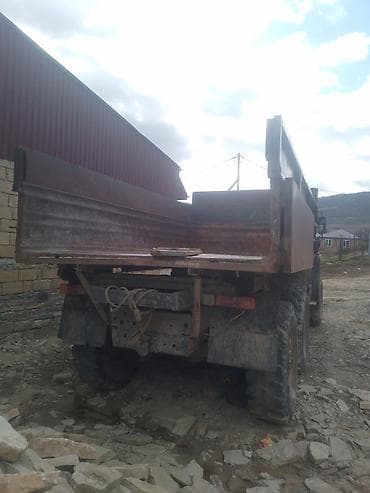 Ural 6x6 dağ-daş üçün ağır yük daşıyan dump maşını - Nümayişdə olan — 7