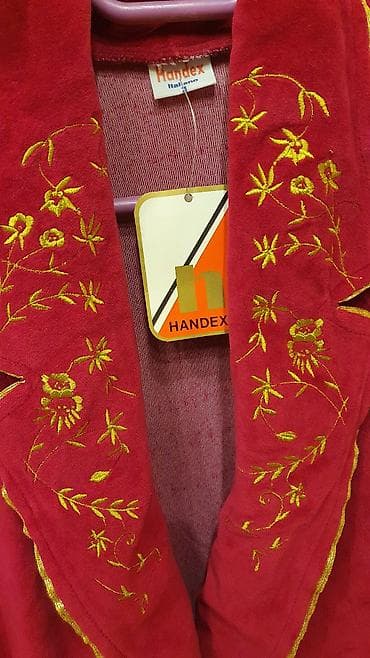 Gecəliklər: Qadınlar üçün xalat bordo rəngdə, yumşaq məxməri/qumluq toxumalı — 2