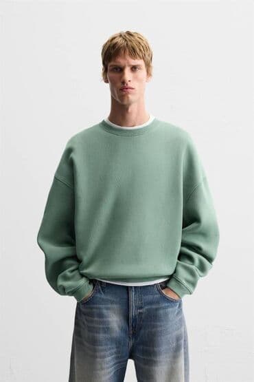 Orijinal ZARA svitşot. Ölçüsü - M. Oversize modeldir. Hədiyyə olunub