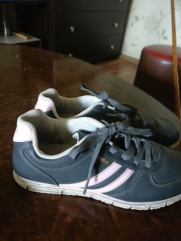 Продаю кроссовки размер 38 в хорошем состоянии