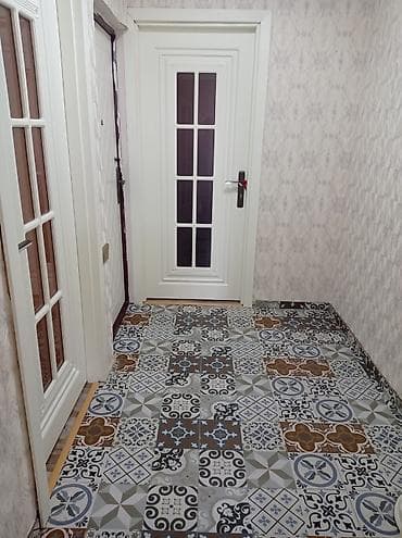 gencede ipotekada olan evler: Bakı, Yeni Yasamal, 3 otaqlı, Köhnə tikili, m. İnşaatçılar, 60 kv. m — 1